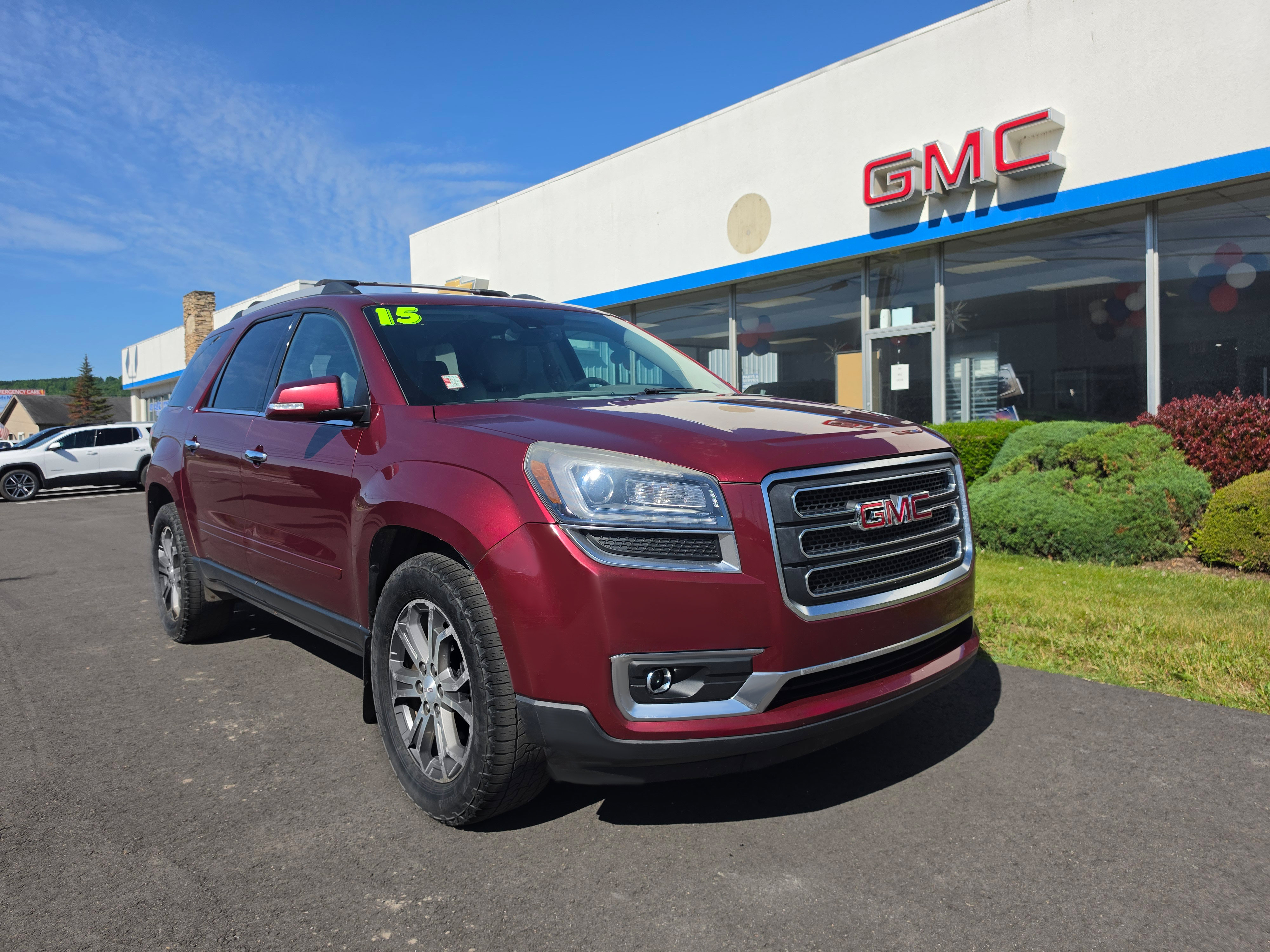 Used 2015 GMC Acadia SLT FWD image 1