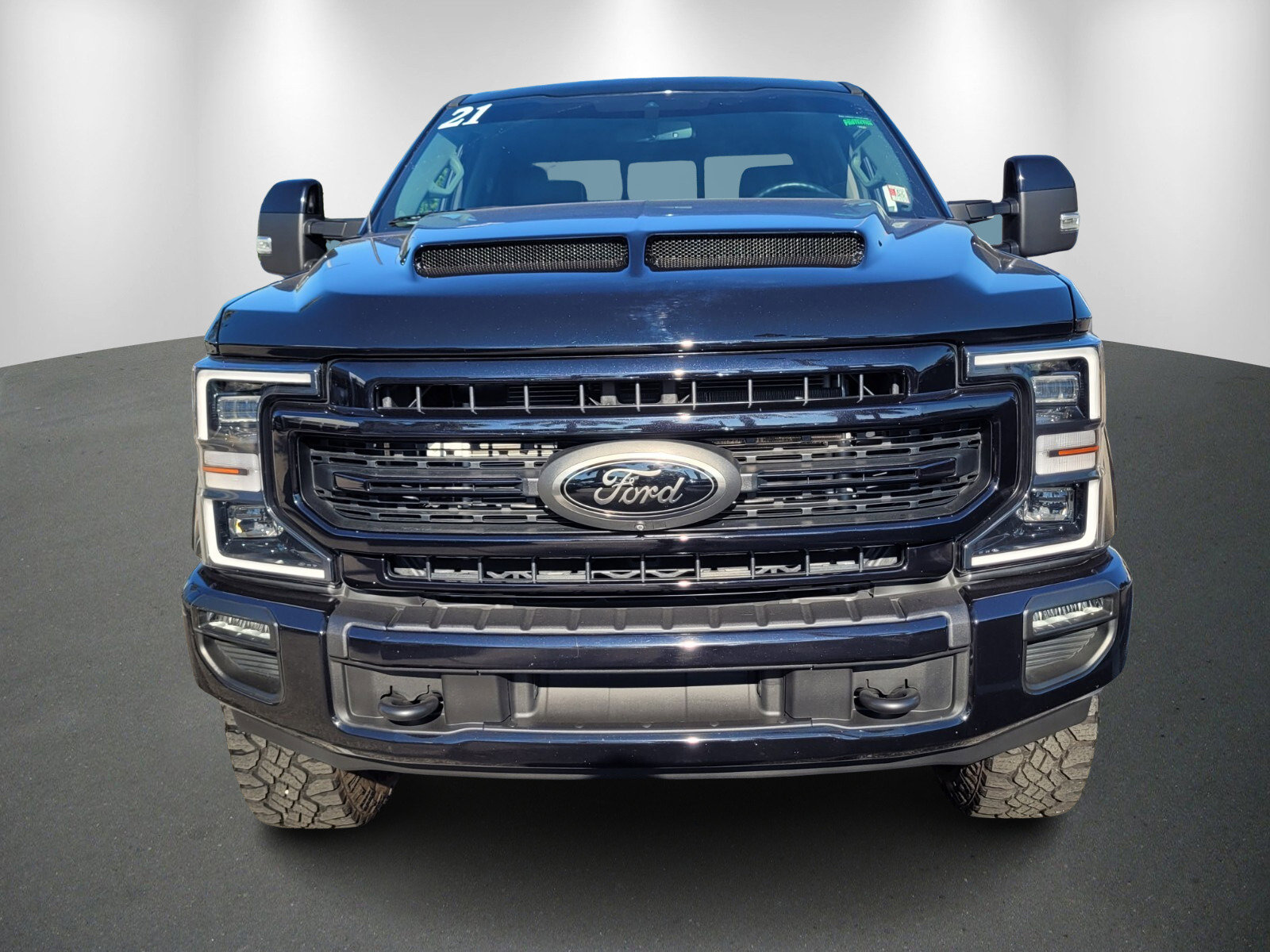 Used 2021 Ford F250 Lariat image 2