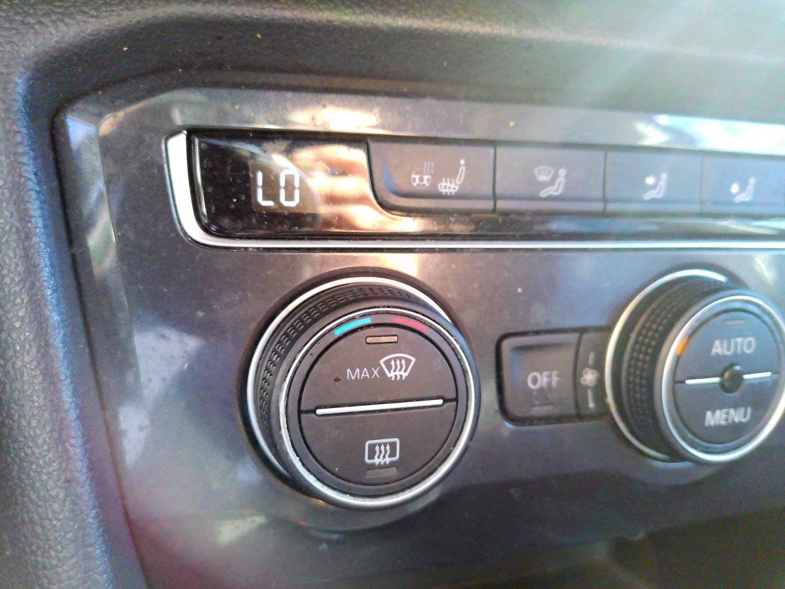 Used 2021 Volkswagen Tiguan SEL AWD/4WD image 20