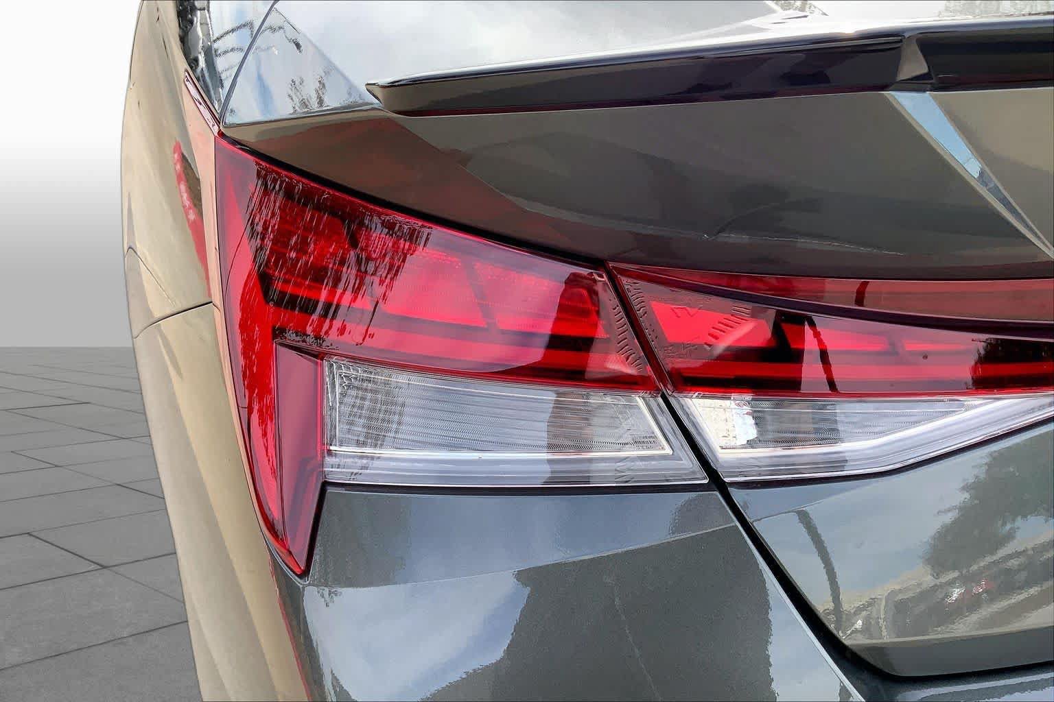 New 2026 Hyundai Elantra Hybrid FWD image 14