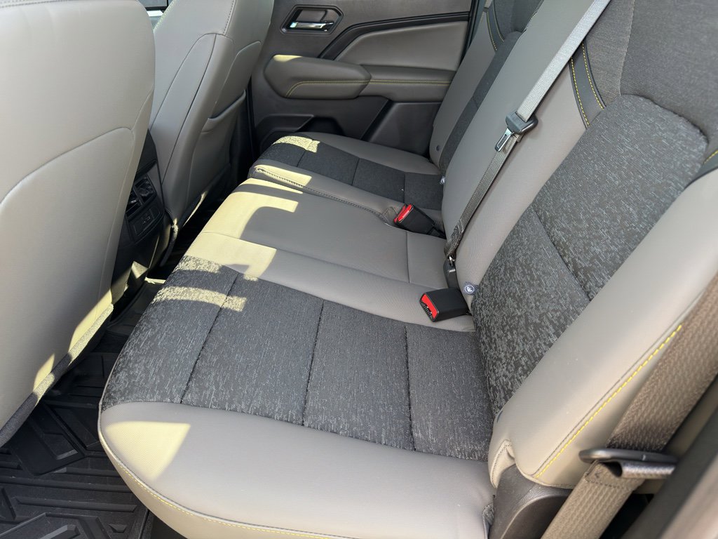 Used 2024 Chevrolet Colorado ZR2 w/ Technology Package image 24