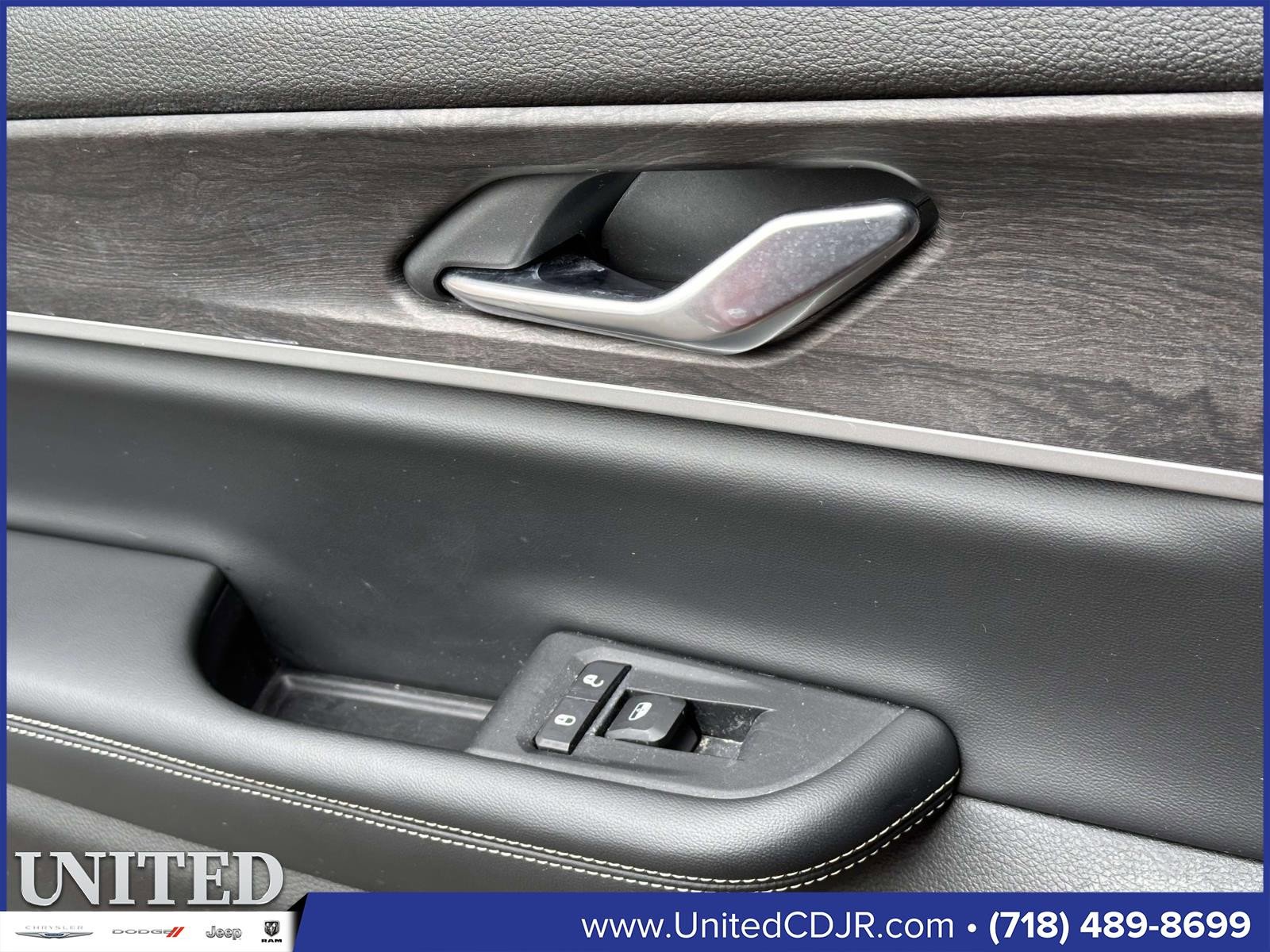 Used 2022 Jeep Grand Cherokee L Limited image 24