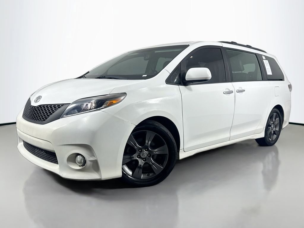 Used 2015 Toyota Sienna SE FWD image 1