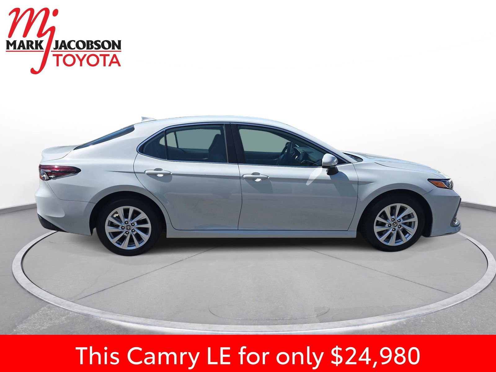 Used 2024 Toyota Camry LE FWD image 7