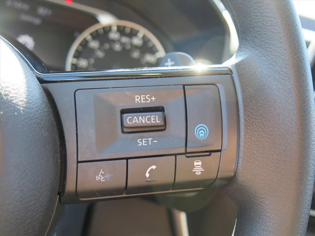 Used 2023 Nissan Rogue SV image 14