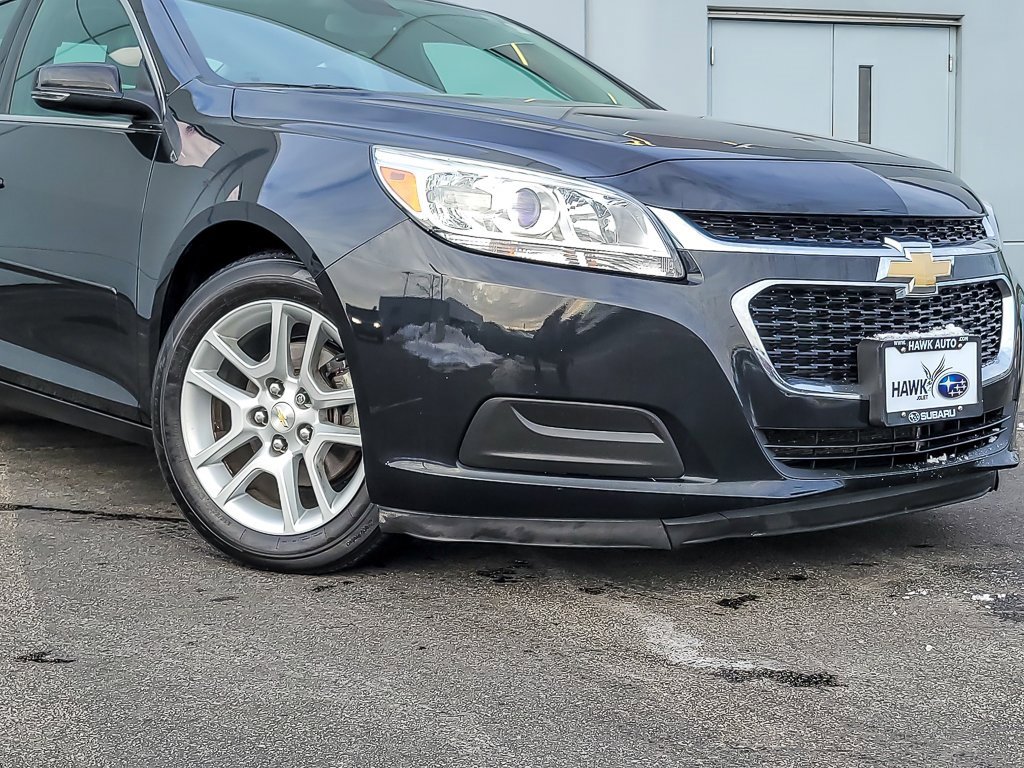 Used 2015 Chevrolet Malibu LT w/ Power Convenience Package image 2
