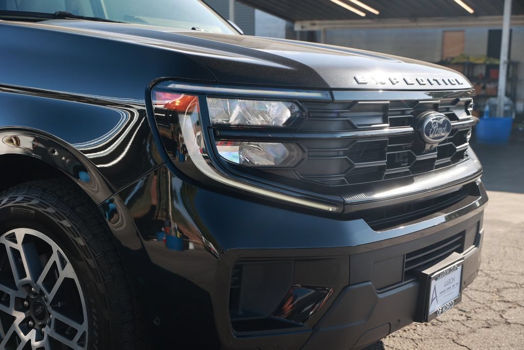 Used 2025 Ford Expedition Max Active AWD/4WD image 7