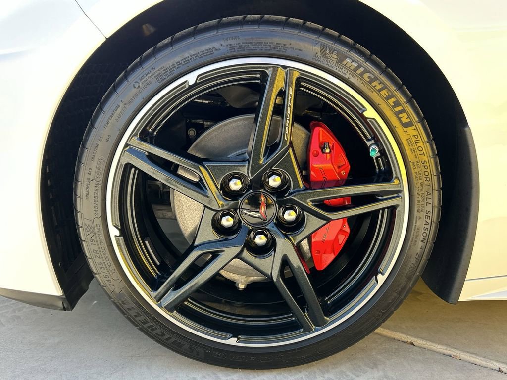 Used 2025 Chevrolet Corvette Stingray Coupe w/ 1LT RWD image 32