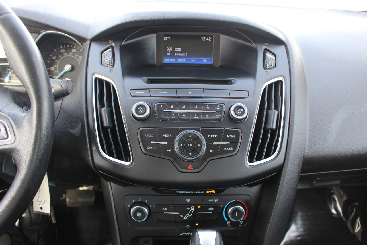 Used 2016 Ford Focus SE w/ Equipment Group 201A image 27