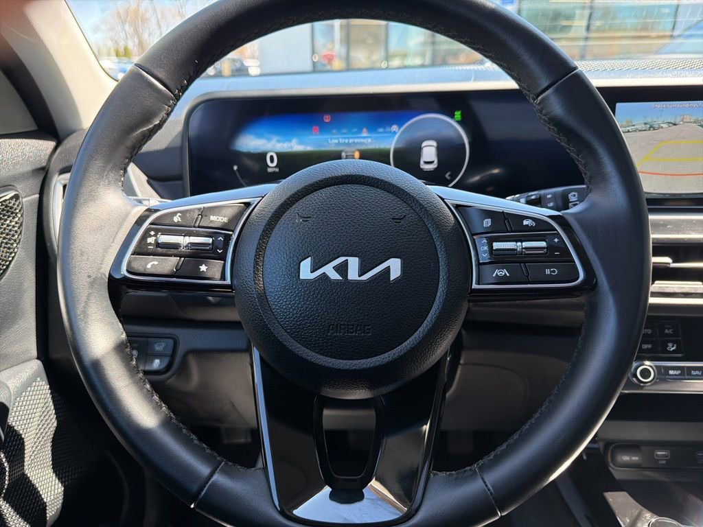 Used 2025 Kia Seltos EX w/ EX Sunroof Package image 32