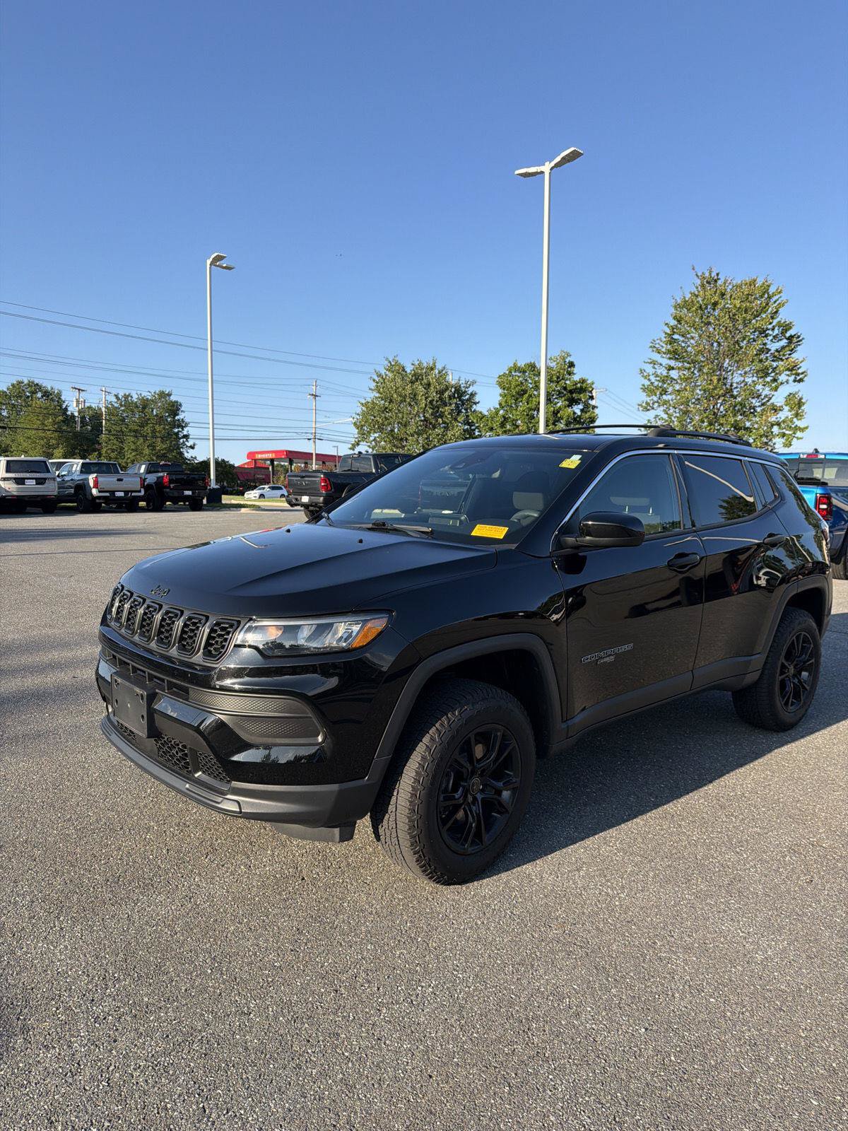 Used 2025 Jeep Compass Sport AWD/4WD image 7