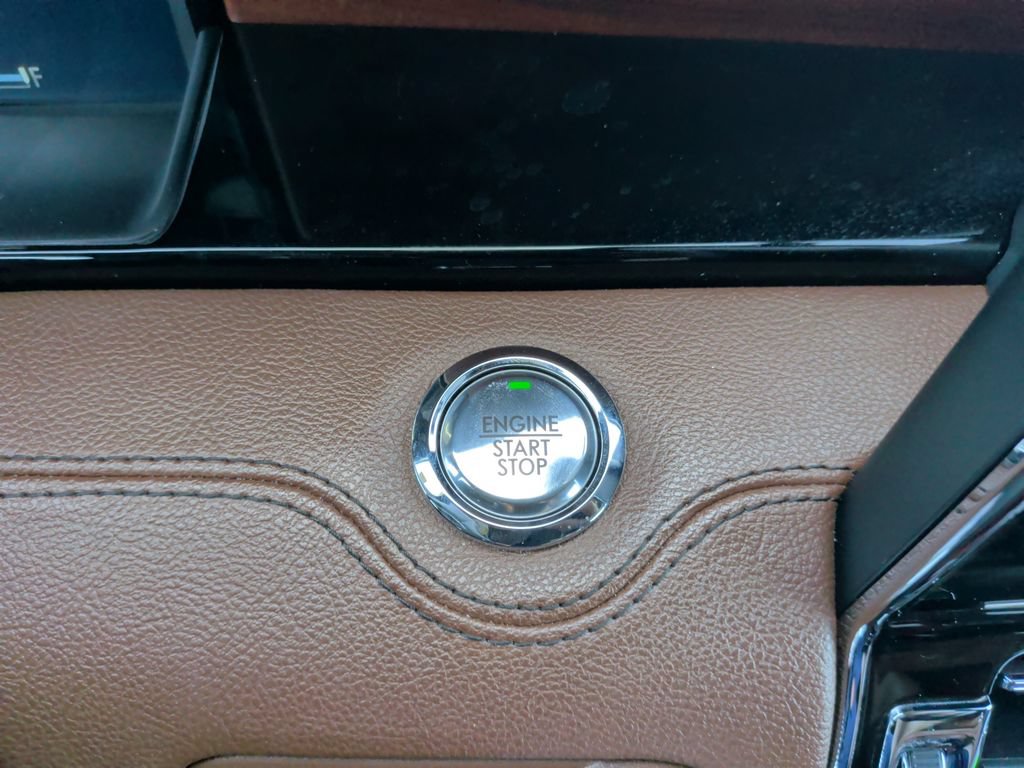 Used 2023 Lincoln Navigator Reserve AWD/4WD image 24