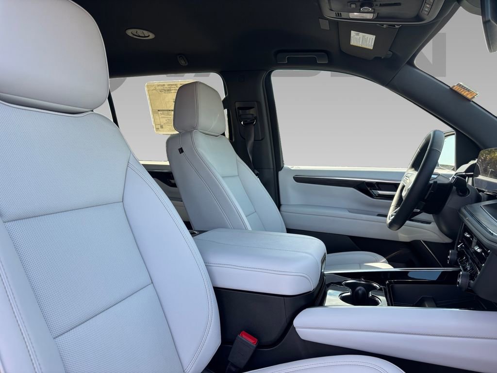 New 2025 Chevrolet Suburban Premier image 10