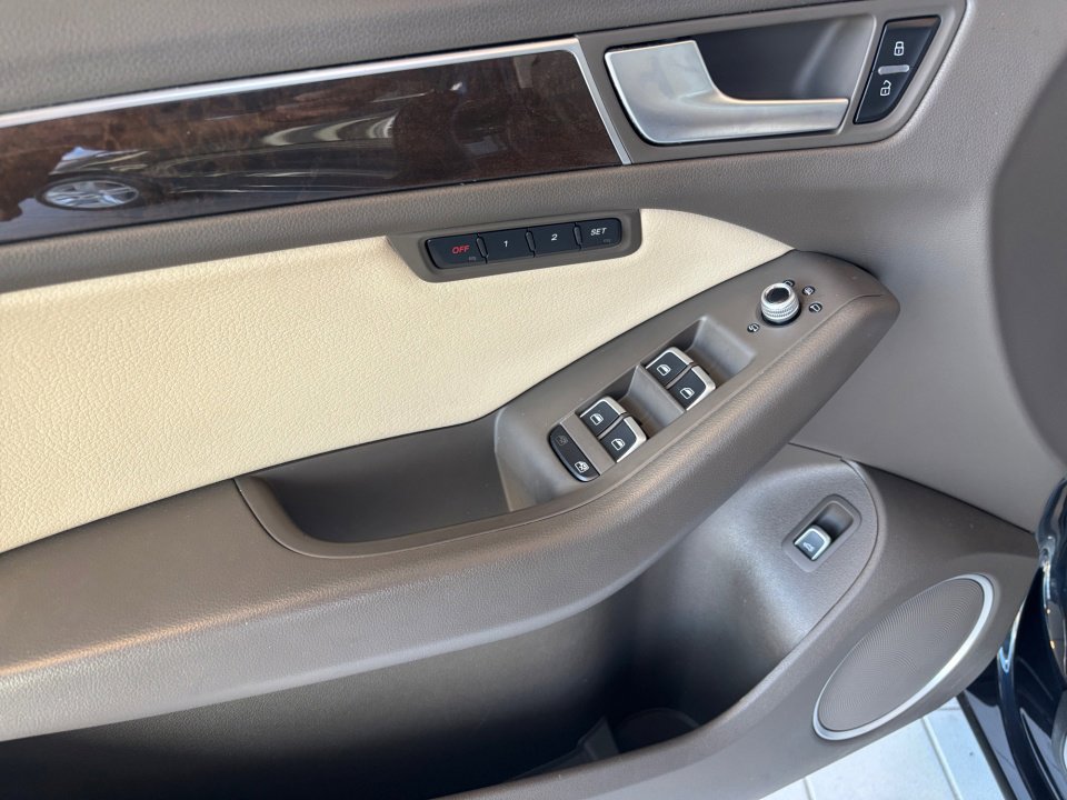 Used 2016 Audi Q5 3.0T Prestige image 32