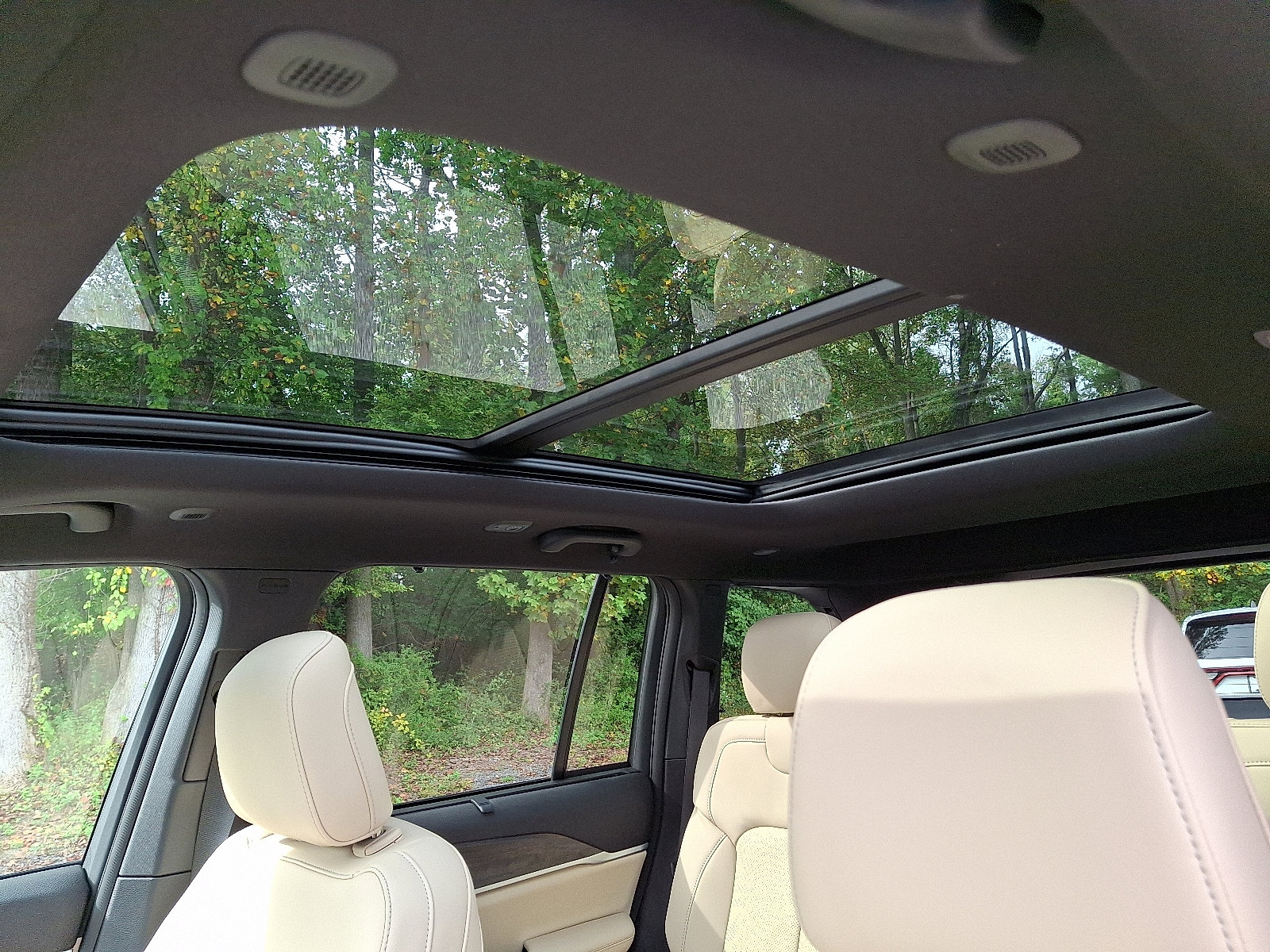 New 2025 Jeep Grand Cherokee Limited w/ Luxury Tech Group II image 9