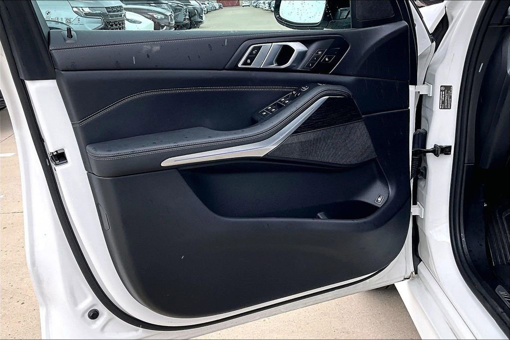 Used 2025 BMW X5 xDrive50e w/ M Sport Package image 20