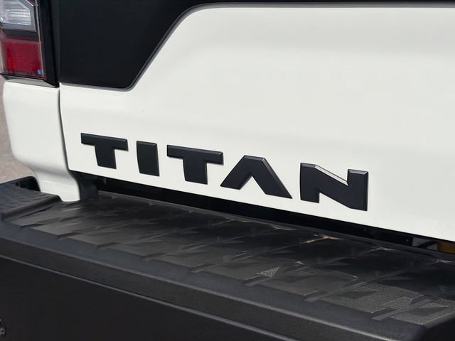 Used 2024 Nissan Titan PRO-4X w/ Pro-4x Utility Package AWD/4WD image 11