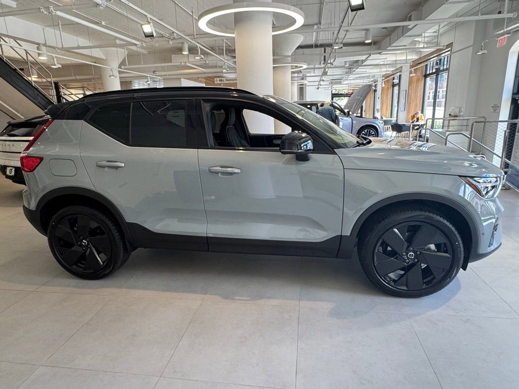 New 2026 Volvo XC40 B5 Ultra w/ Protection Package Premier AWD/4WD image 5