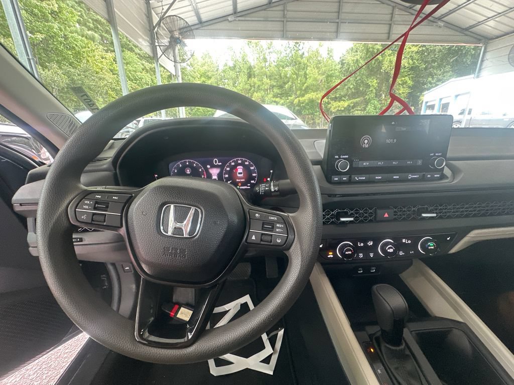 Used 2025 Honda Accord SE image 12