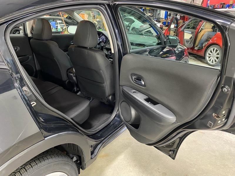 Used 2016 Honda HR-V LX image 23