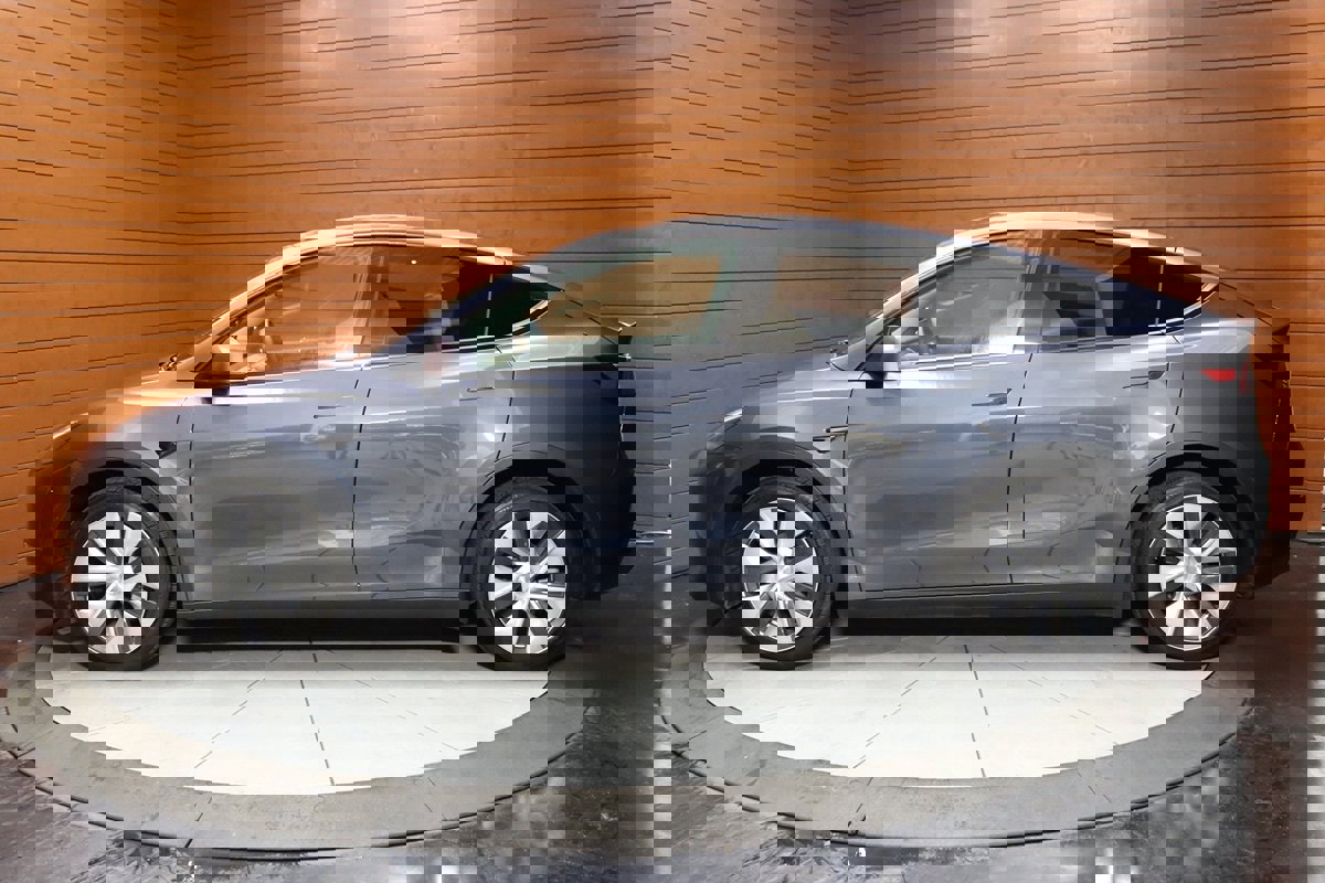Used 2023 Tesla Model Y Long Range image 5