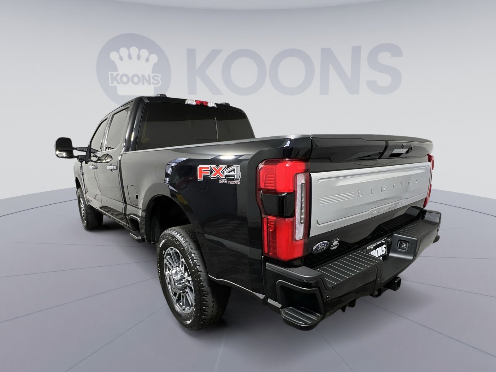 Used 2023 Ford F250 Limited w/ FX4 Off-Road Package image 4