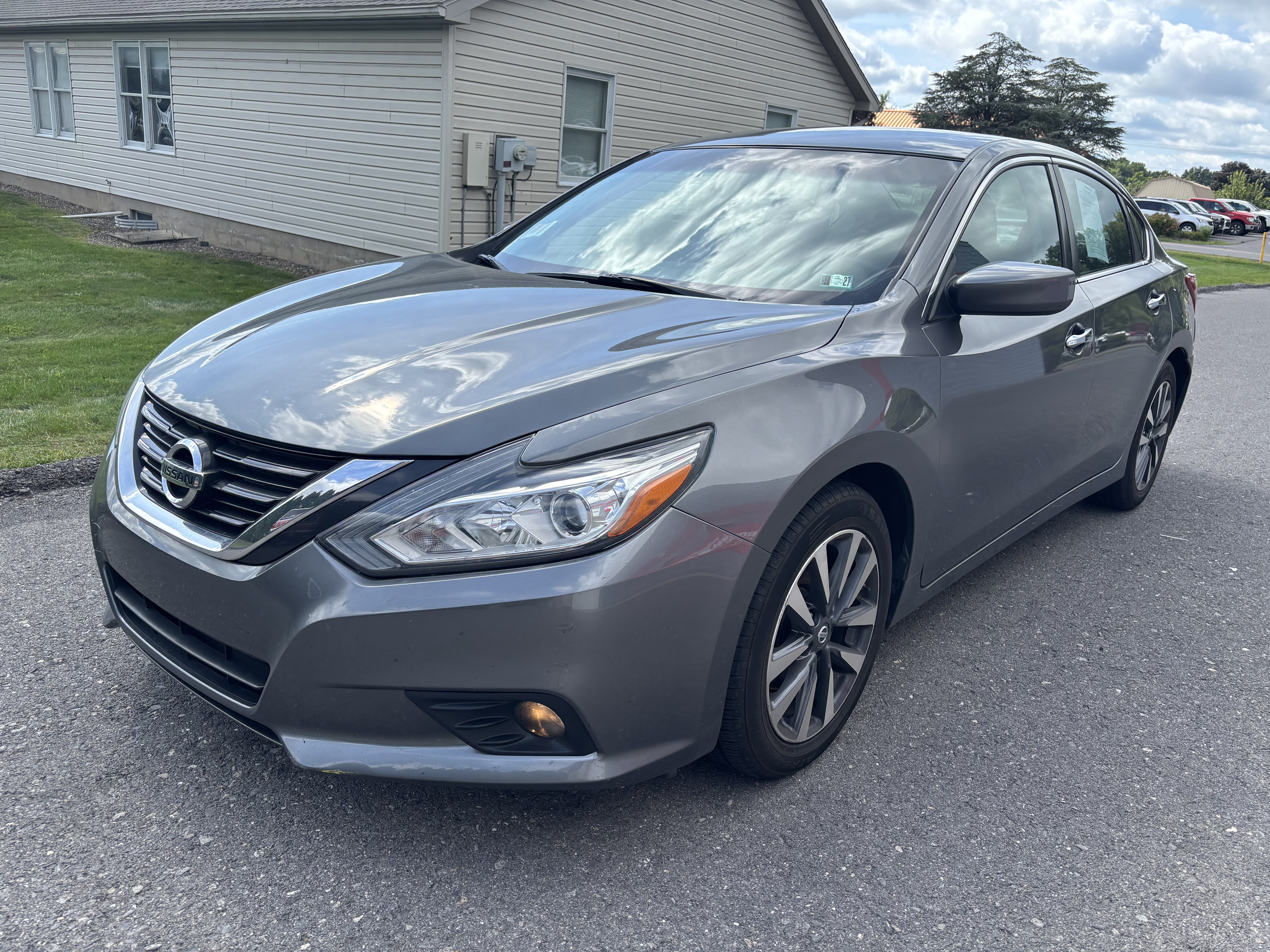 Used 2017 Nissan Altima 2.5 SV FWD image 7