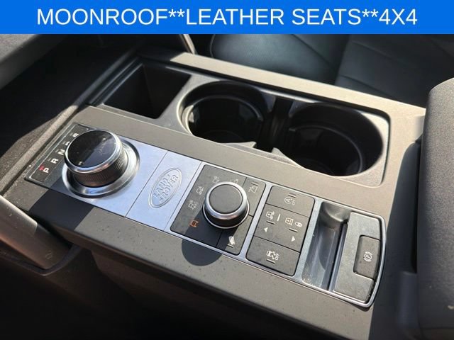 Used 2020 Land Rover Discovery Landmark AWD/4WD image 29
