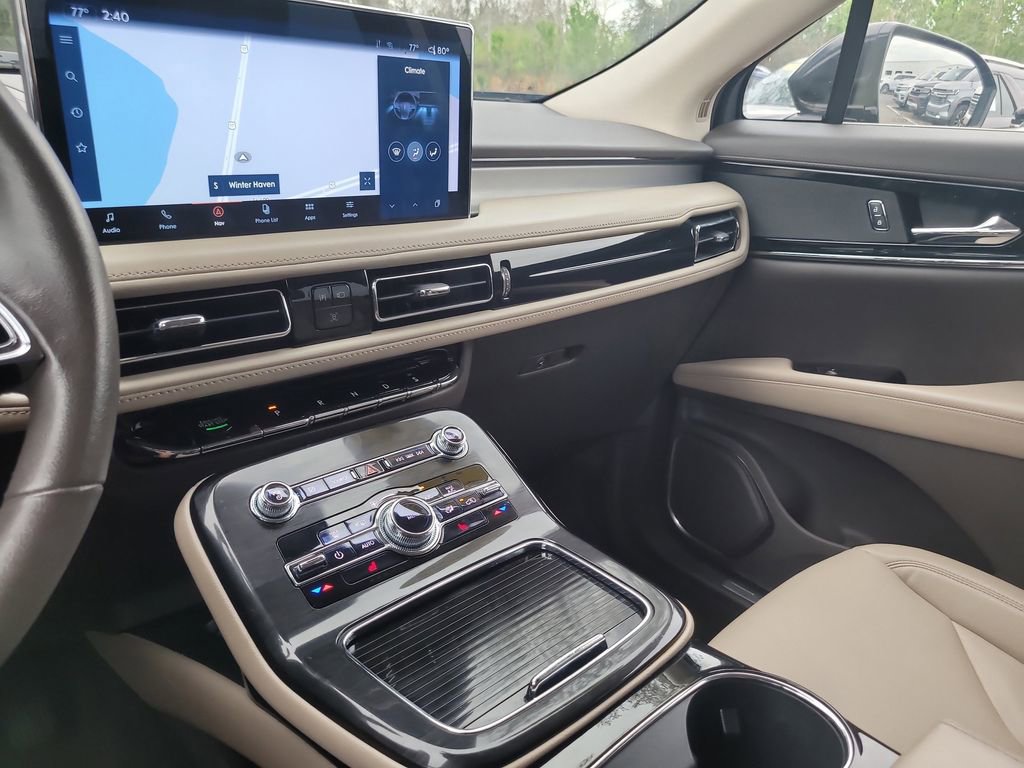Used 2022 Lincoln Nautilus FWD w/ Premium Package image 19