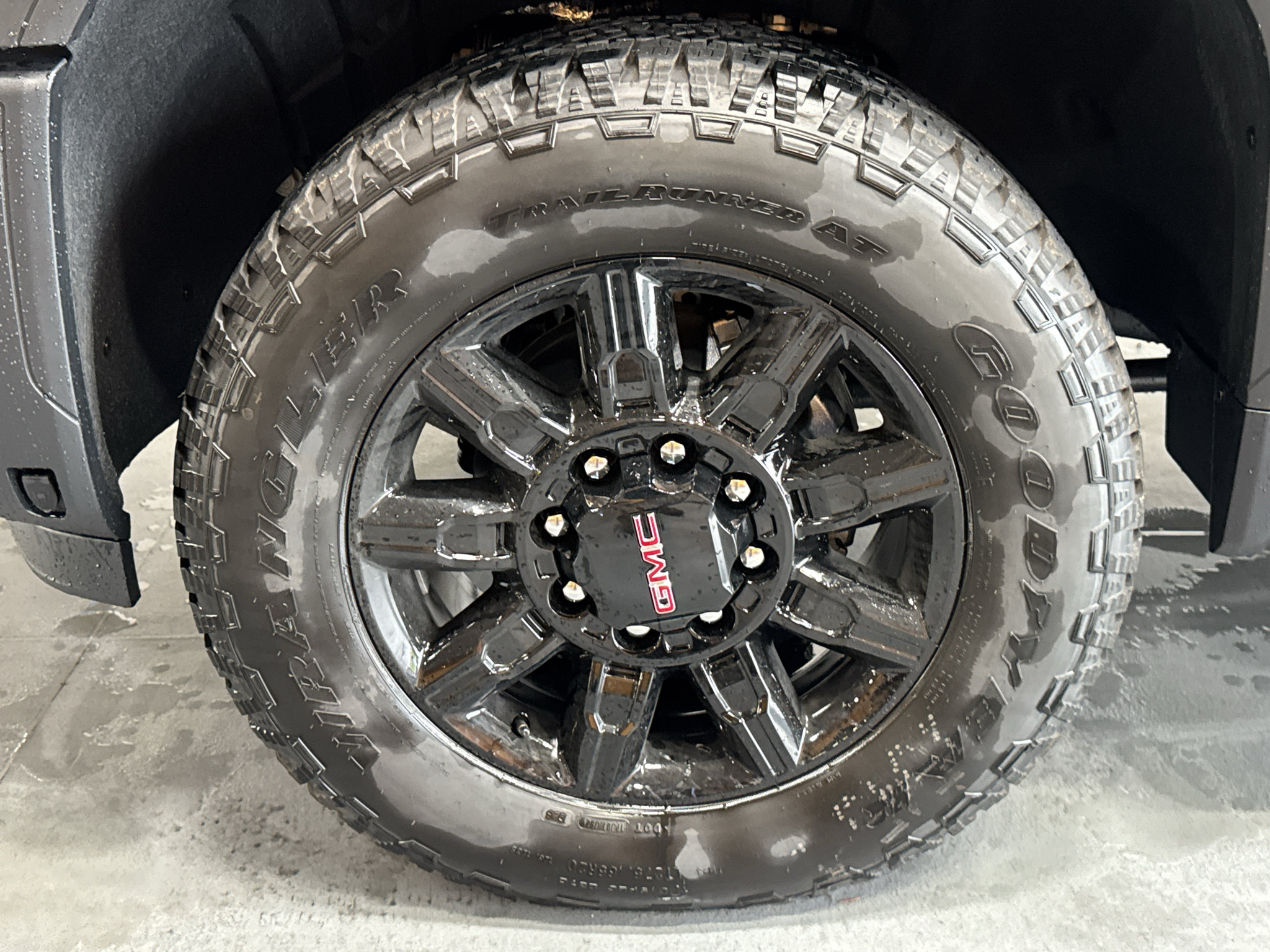 New 2026 GMC Sierra 2500 AT4 w/ AT4 Premium Plus Package AWD/4WD image 9