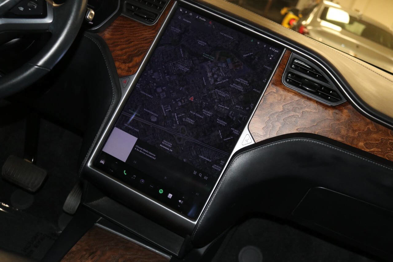 Used 2020 Tesla Model X image 44