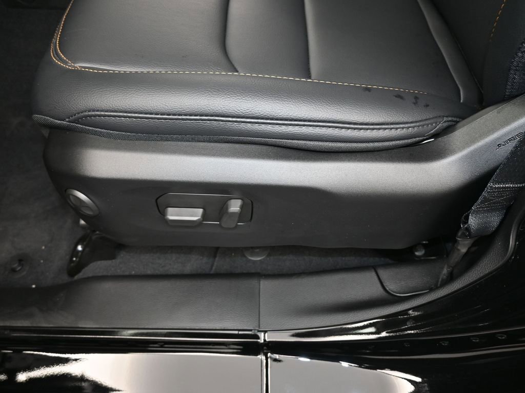 Used 2025 Jeep Gladiator Sport image 18