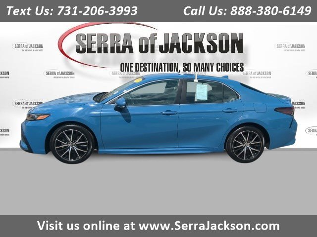 Used 2023 Toyota Camry SE FWD image 1