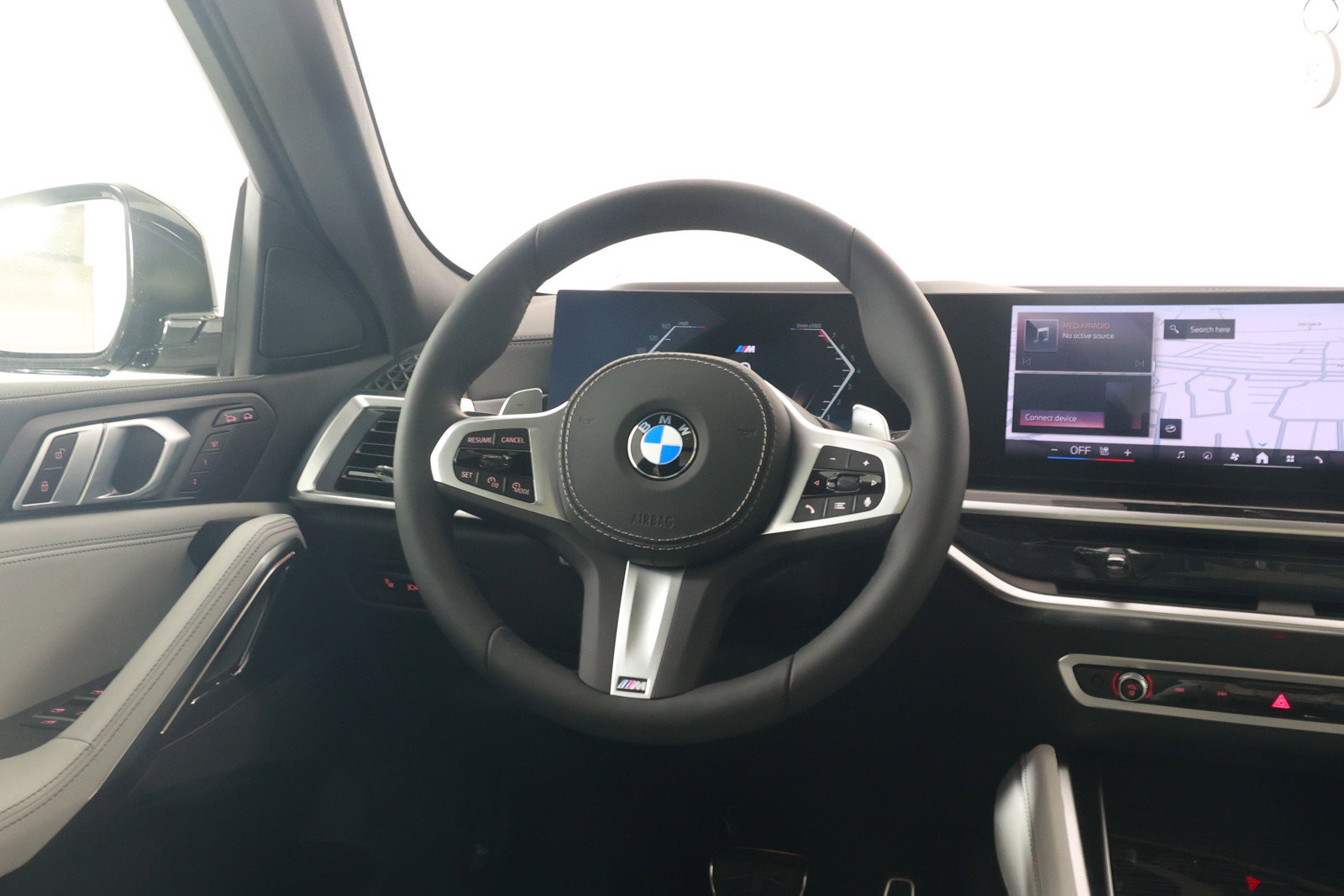 Used 2025 BMW X6 xDrive40i w/ Parking Assistance Package image 14