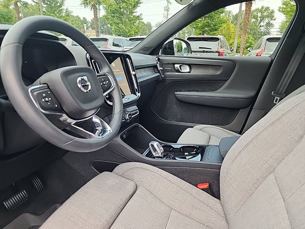 Used 2023 Volvo XC40 Recharge Ultimate w/ Protection Package Premier AWD/4WD image 11