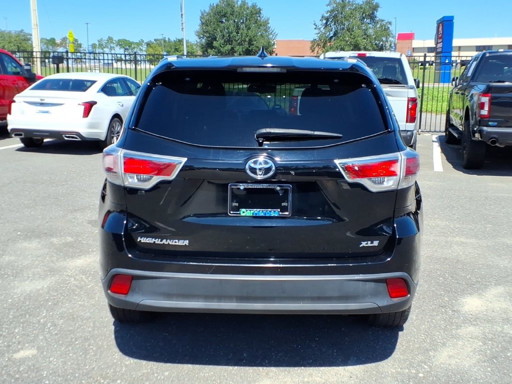 Used 2015 Toyota Highlander XLE FWD image 6
