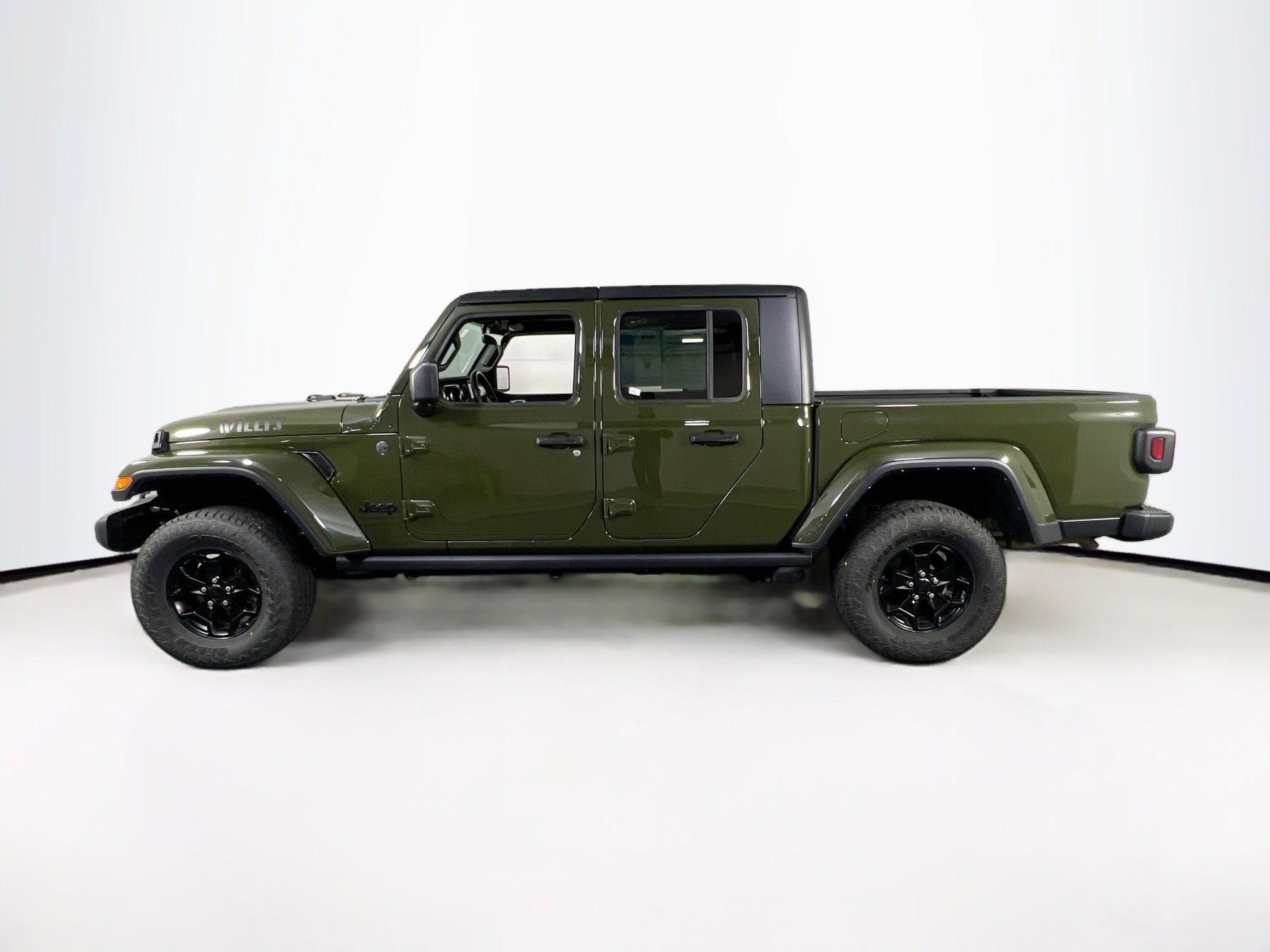 Used 2022 Jeep Gladiator Willys image 8