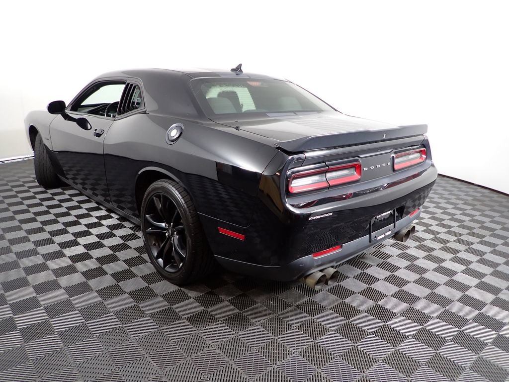 Used 2017 Dodge Challenger R/T w/ Blacktop Package RWD image 13