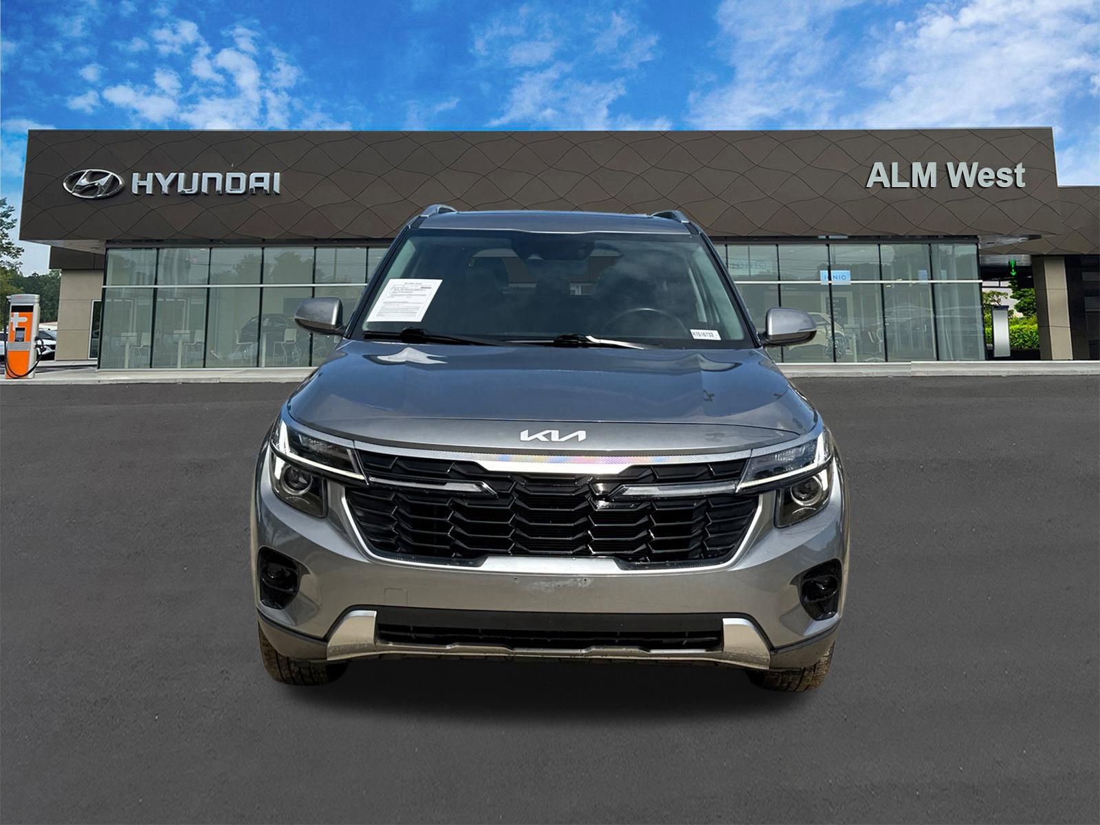 Used 2024 Kia Seltos EX AWD/4WD image 2