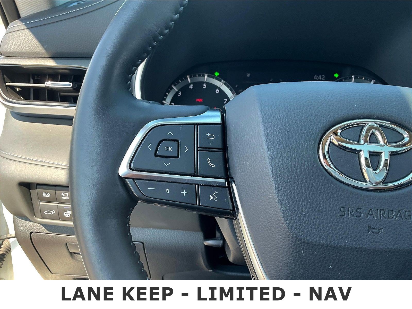 Used 2021 Toyota Highlander Limited AWD/4WD image 11
