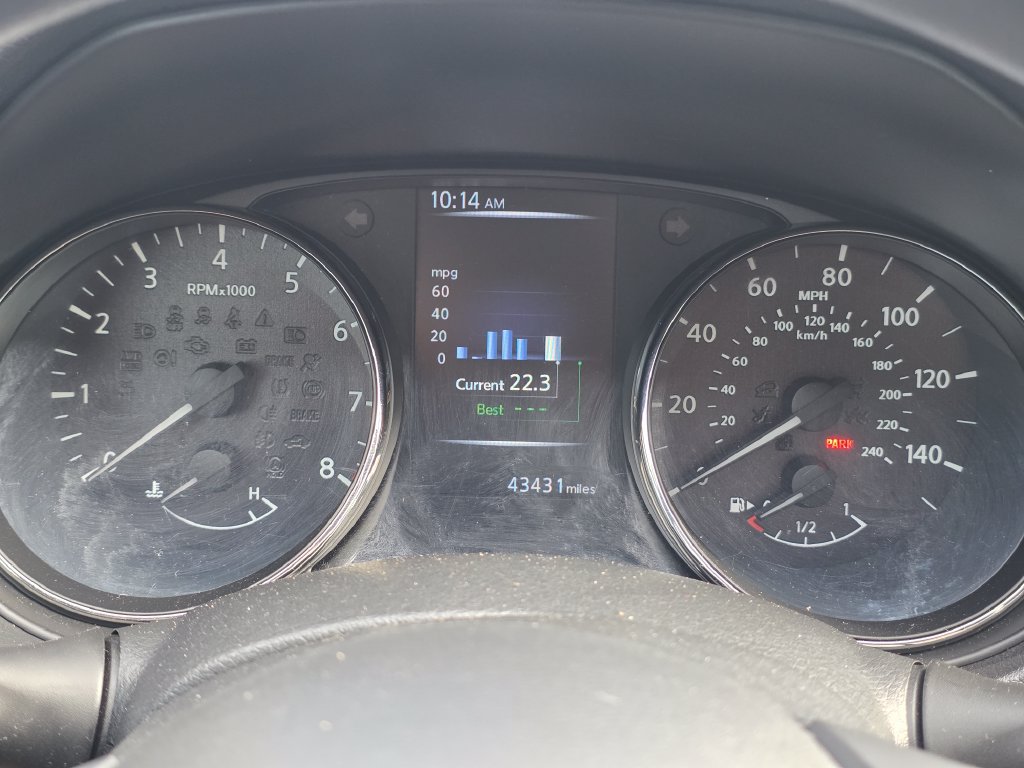 Used 2018 Nissan Rogue Sport FWD image 17