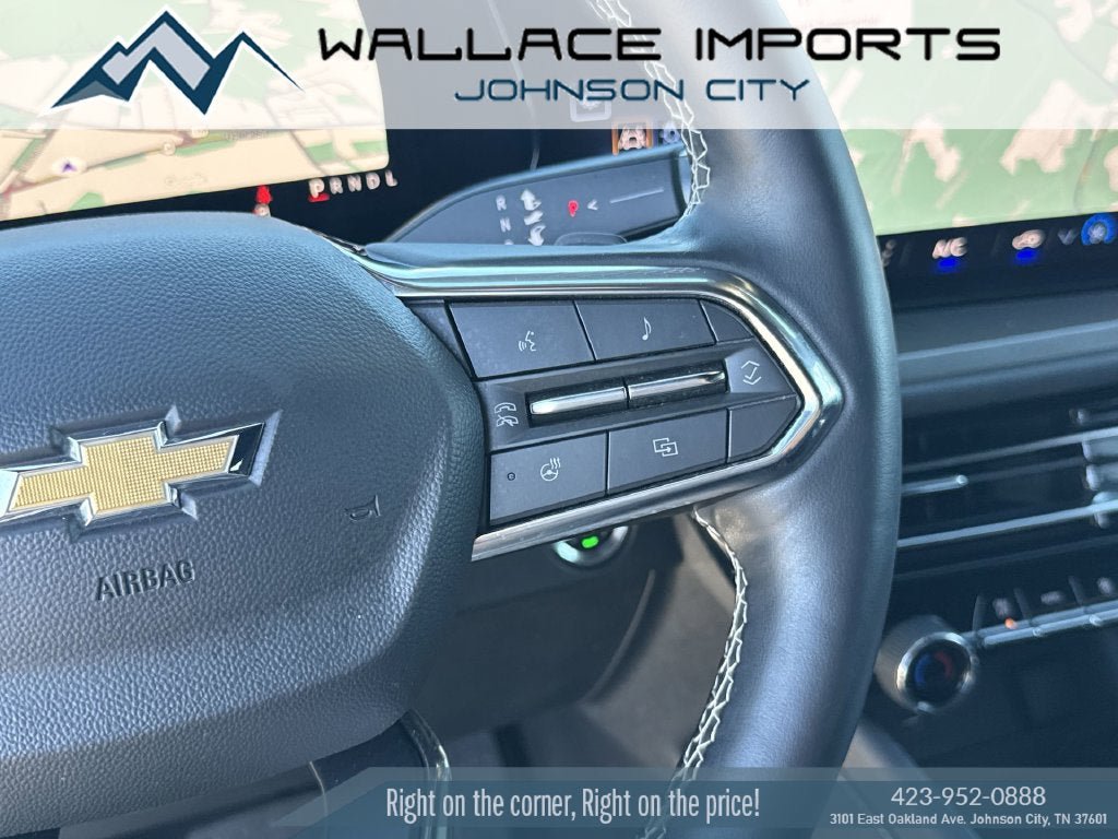 Used 2025 Chevrolet Traverse LT FWD image 28