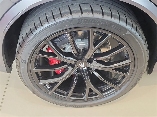 New 2025 Maserati Grecale Trofeo image 5