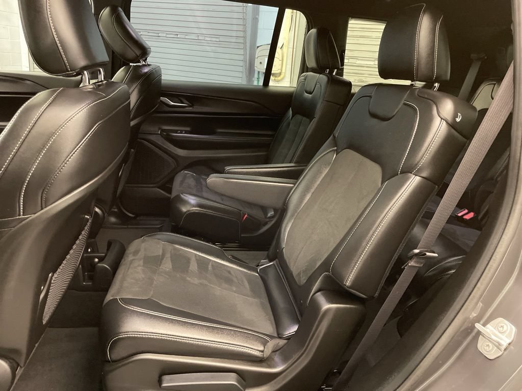 Certified 2025 Jeep Grand Cherokee L Altitude AWD/4WD image 18