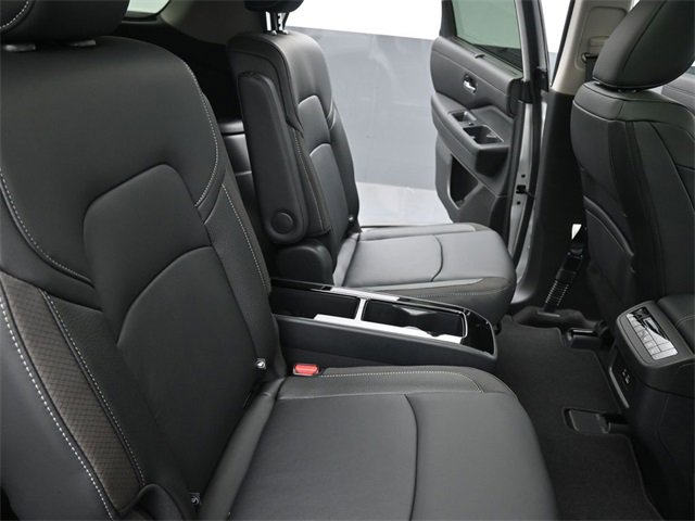 Used 2025 Nissan Pathfinder SL w/ SL Premium Package image 24