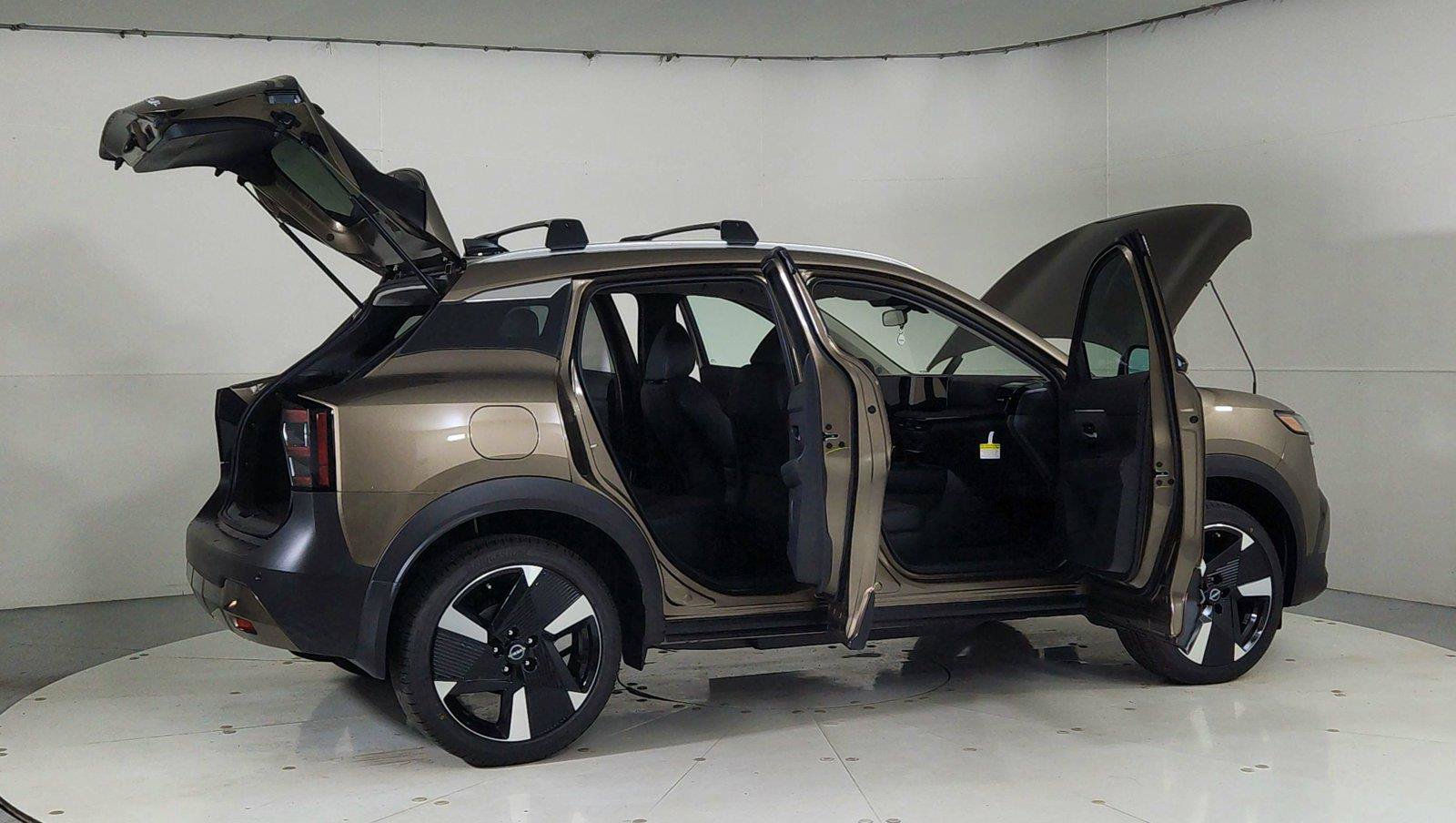 Used 2026 Nissan Kicks SR w/ Cold Weather Package AWD/4WD image 12