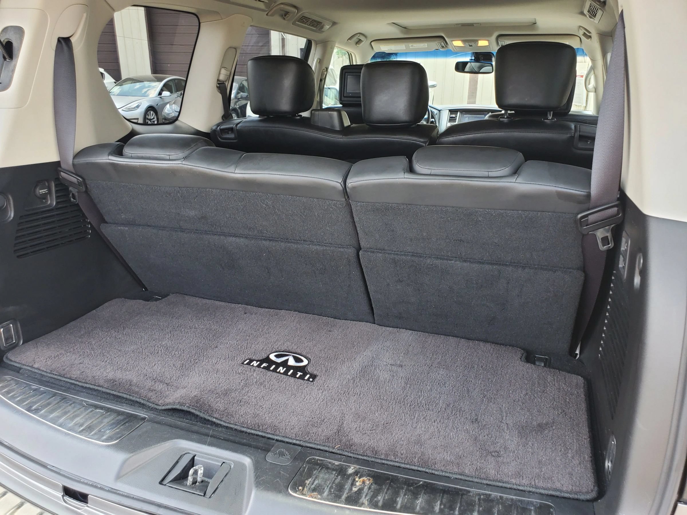 Used 2014 INFINITI QX80 4WD w/ Theater Package image 40