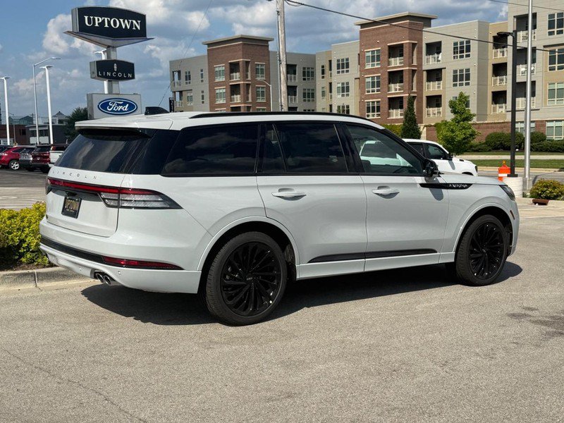 New 2027 Lincoln Aviator Reserve w/ Jet Appearance Package AWD/4WD image 3