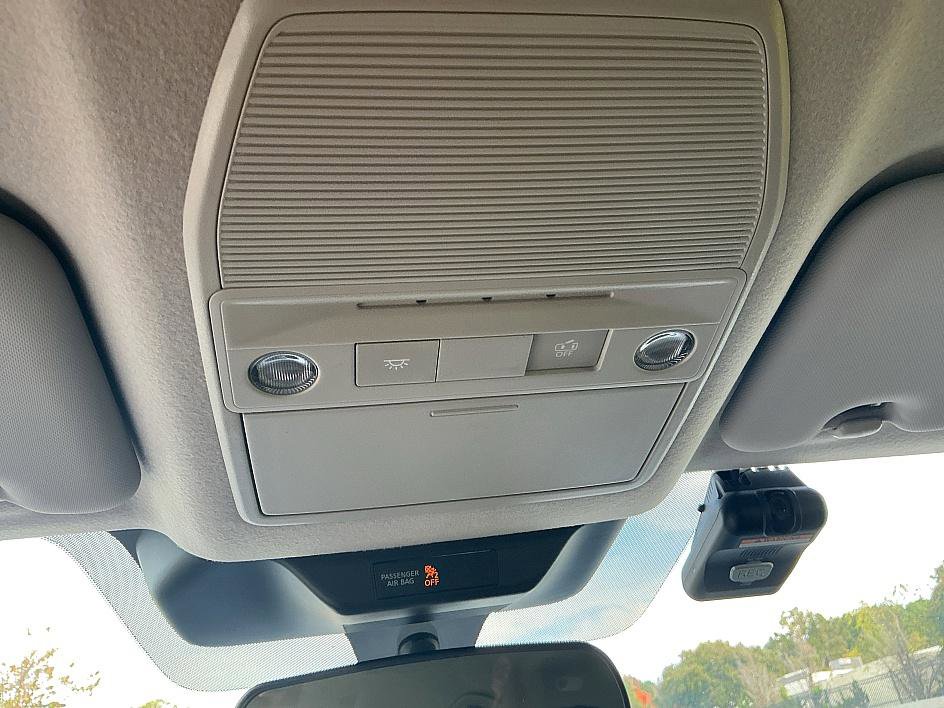 New 2025 Nissan Kicks SR image 21