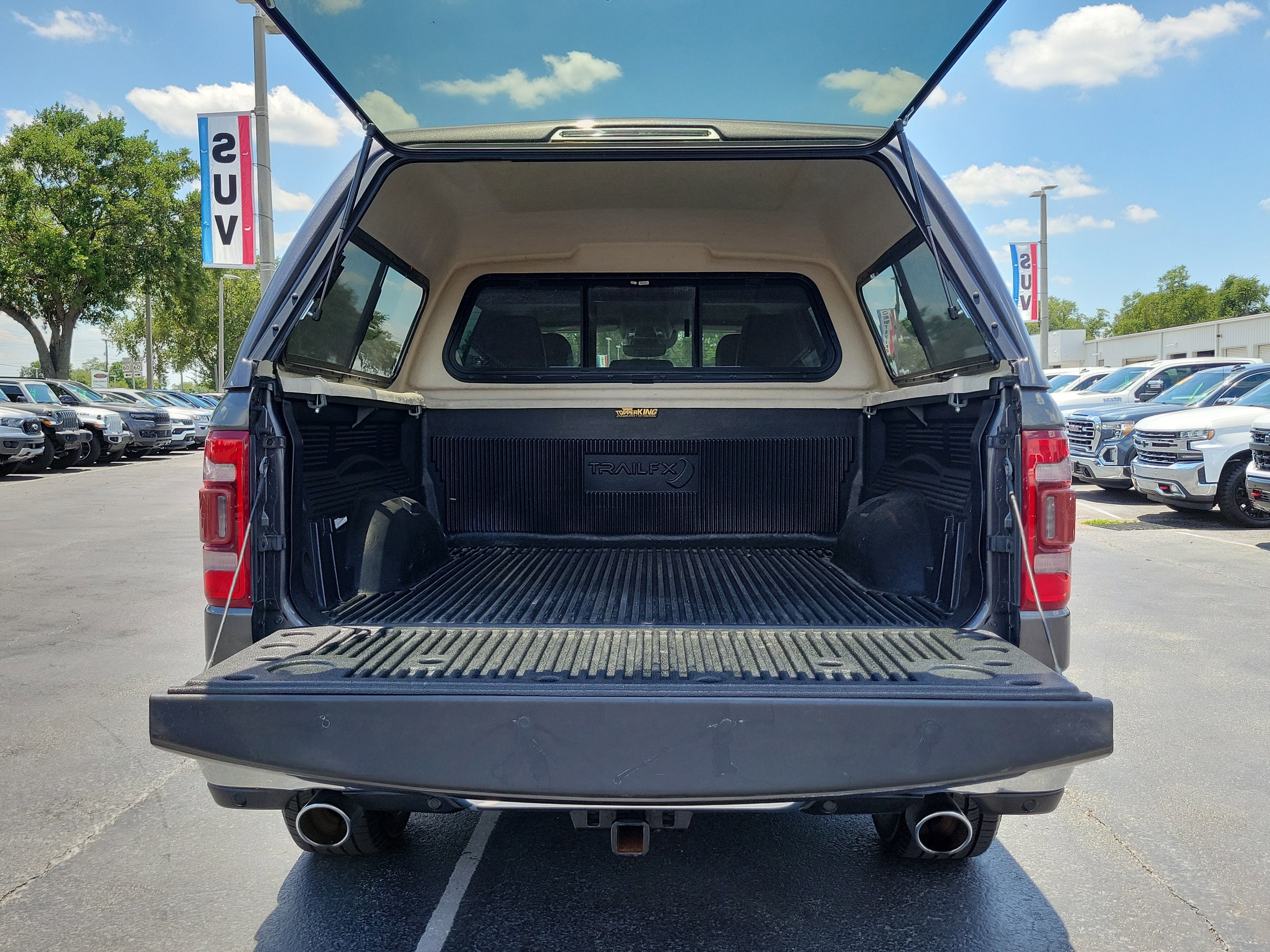 Used 2022 RAM 1500 Laramie AWD/4WD image 11